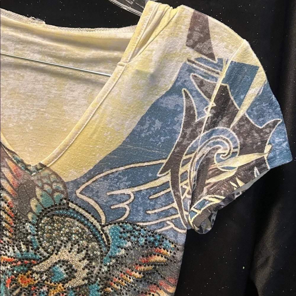 Embellished V-Neck Graphic Hoodie Tee - Picture 4 of 13